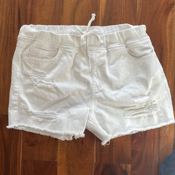 White jean shorts - Picture 2 of 4